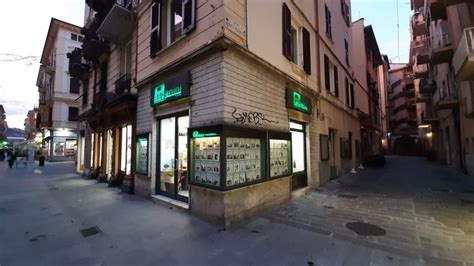 ‭Gianni Ferrari‬ in C.so Cavour 10 19121 La Spezia.